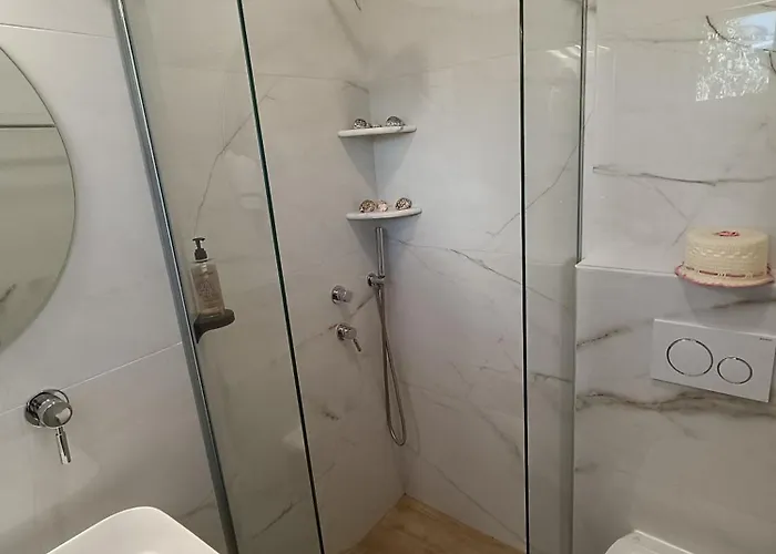 Cyclades فندق 2*