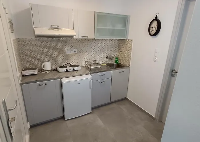 Cyclades فندق 2*