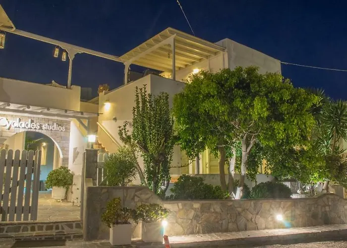 Cyclades فندق 2*