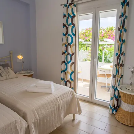 Cyclades מלון פארוס