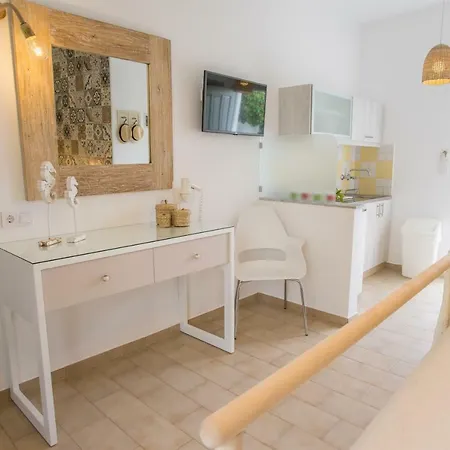 Cyclades Hotel 2*