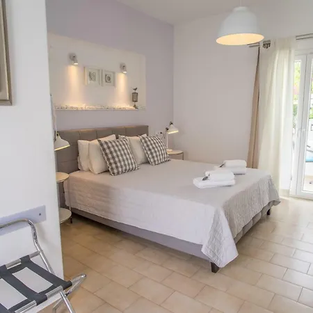 Cyclades Hotel 2*