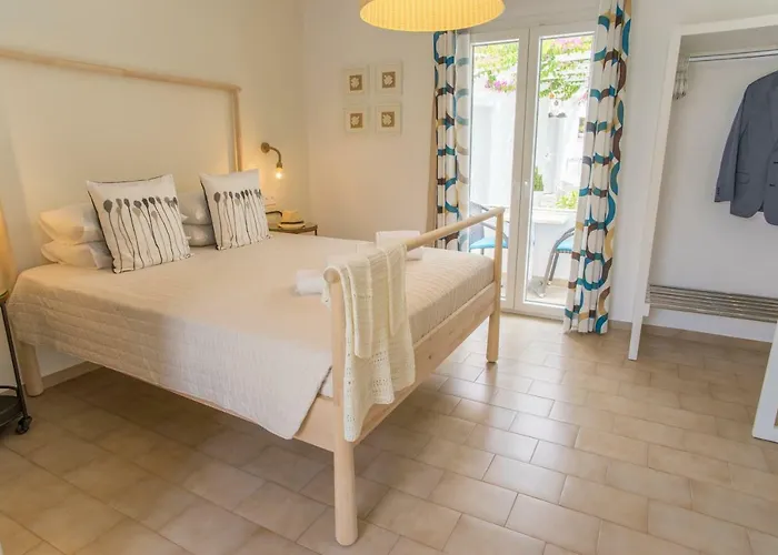 Cyclades 2* Парос